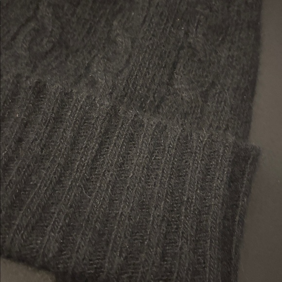 Portolano %100 CASHMERE Classic Black Knit Beanie - Picture 2 of 4